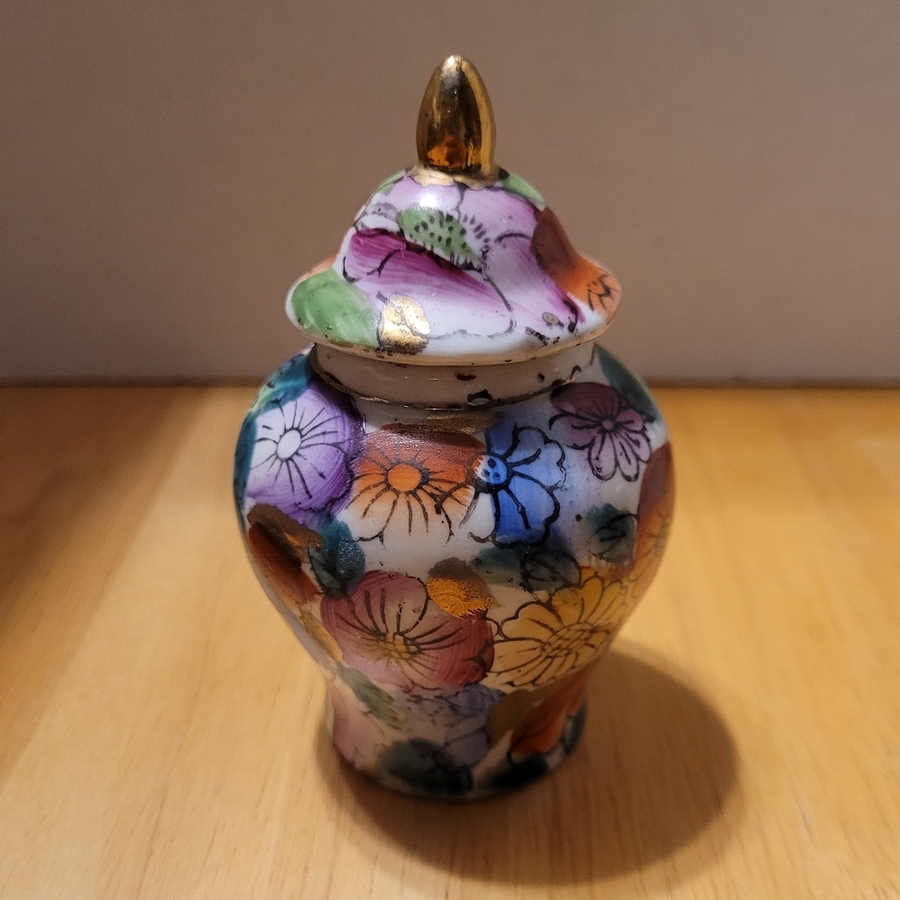 Vintage Mini Floral Chinese Ginger Jar with Lid